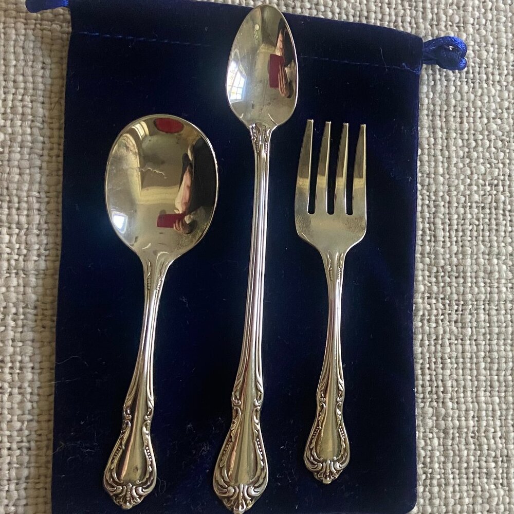 Oneida baby place setting